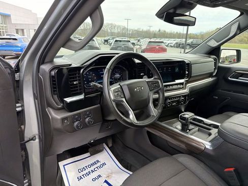 Used 2024 Chevrolet Silverado 1500 RST w/ Dark Appearance Package AWD/4WD image 10