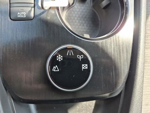Used 2023 Nissan Rogue SV AWD/4WD image 22