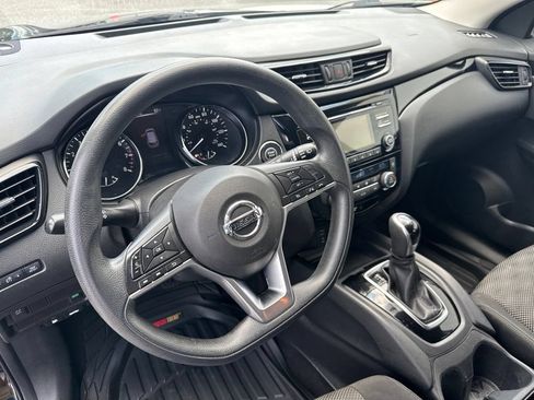 Used 2017 Nissan Rogue Sport SV FWD image 20