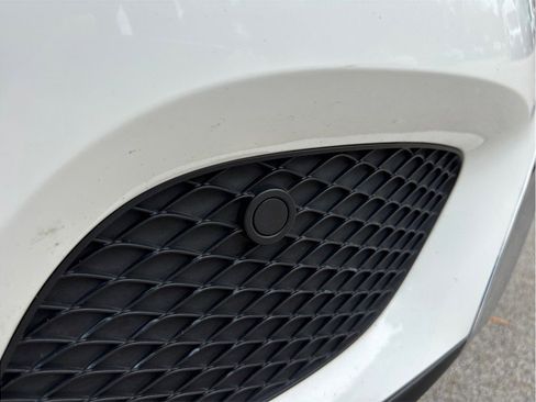 Used 2019 Mercedes-Benz GLC 300 image 13