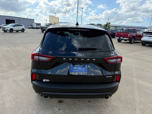 Certified 2025 Ford Escape ST-Line Select AWD/4WD image 6