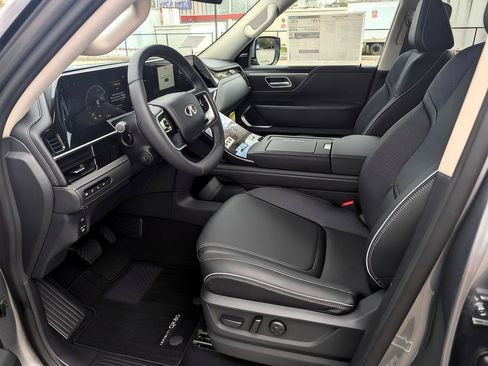 Certified 2026 INFINITI QX80 Luxe AWD/4WD image 11