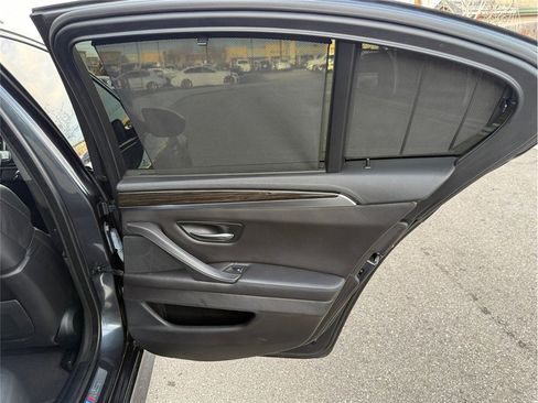 Used 2016 BMW M5 image 38