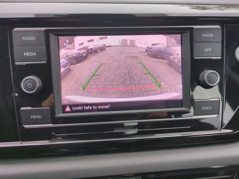 Used 2024 Volkswagen Taos S image 25