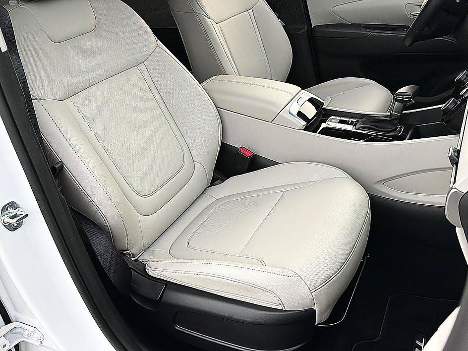 Certified 2025 Hyundai Tucson SEL FWD image 24