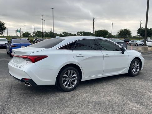 Used 2022 Toyota Avalon XLE FWD image 5