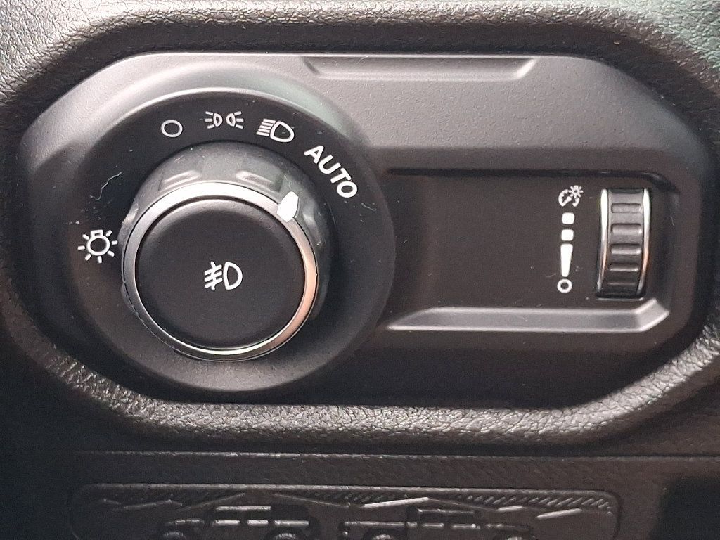 Used 2025 Jeep Wrangler Sport AWD/4WD image 26