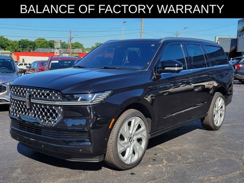 Used 2025 Lincoln Navigator Black Label AWD/4WD image 2