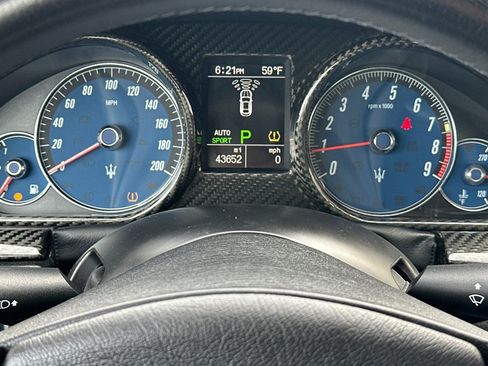 Used 2011 Maserati GranTurismo S RWD image 21
