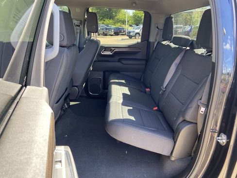 Used 2024 Chevrolet Silverado 1500 LT AWD/4WD image 16