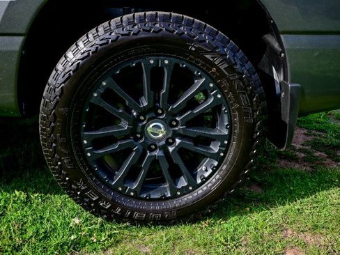 Used 2019 Nissan Titan SV w/ SV Convenience Package image 52