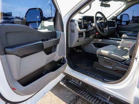 Used 2025 Ford F250 XLT w/ FX4 Off-Road Package AWD/4WD image 36
