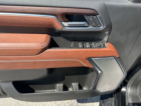 Used 2025 GMC Sierra 2500 Denali Ultimate image 31