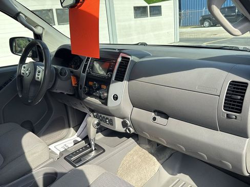 Used 2015 Nissan Frontier SV w/ SV Value Truck Package AWD/4WD image 27