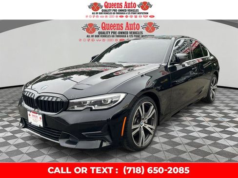 Used 2019 BMW 330i xDrive Sedan w/ Premium Package AWD/4WD image 2