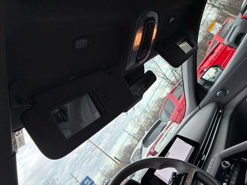 Used 2023 Hyundai Elantra SEL w/ Convenience Package image 38