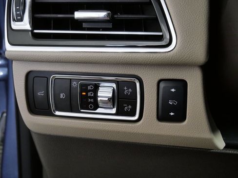 Certified 2023 Lincoln Navigator Reserve AWD/4WD image 24