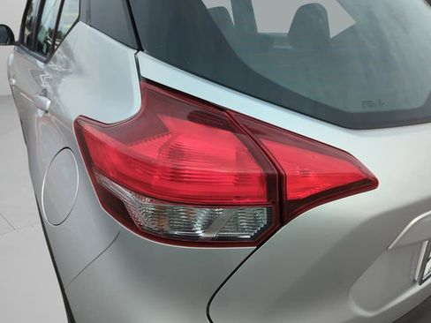 Used 2020 Nissan Kicks SR image 43