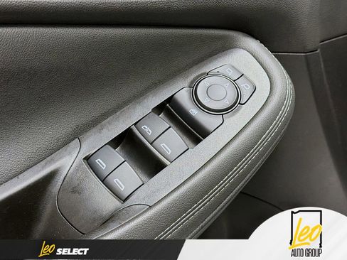 Used 2023 Buick Encore GX Essence w/ Experience Buick Package FWD image 17
