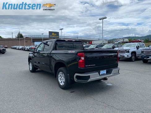 Used 2022 Chevrolet Silverado 1500 LT w/ Convenience Package II AWD/4WD image 5