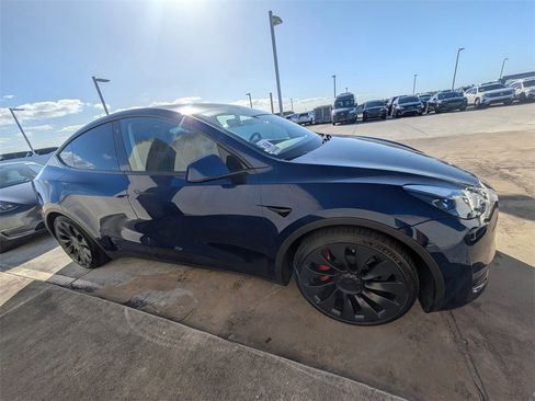 Used 2022 Tesla Model Y Performance image 4