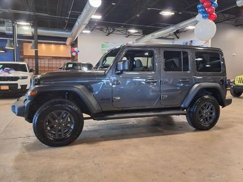 Used 2025 Jeep Wrangler Sport S image 4