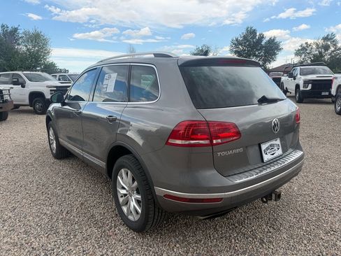 Used 2016 Volkswagen Touareg Sport AWD/4WD image 6