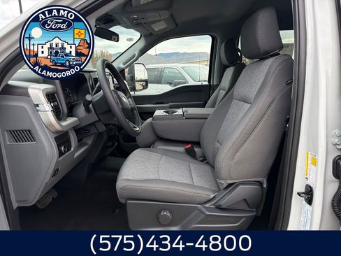 New 2026 Ford F350 4x4 Crew Cab DRW Super Duty image 9