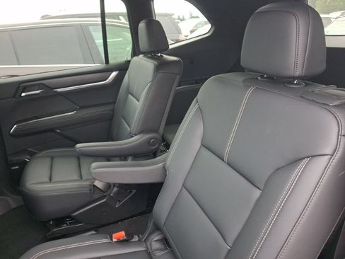 Used 2026 GMC Acadia Elevation w/ Black Edition AWD/4WD image 12