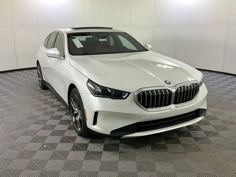 New 2026 BMW 530i xDrive AWD/4WD image 3