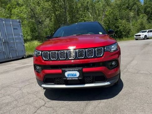 Used 2025 Jeep Compass Limited AWD/4WD image 3