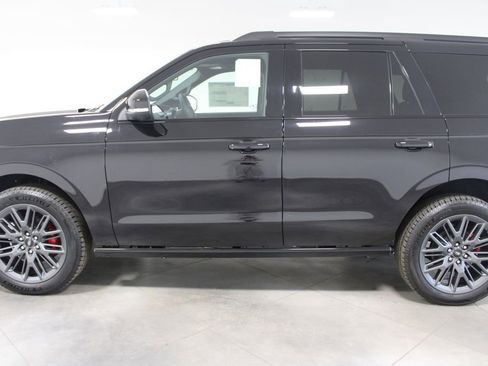 New 2025 Ford Expedition Platinum w/ Stealth Performance Package image 5