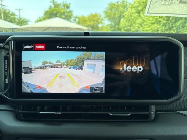 New 2026 Jeep Gladiator Mojave w/ Technology Group AWD/4WD image 16
