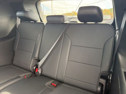 Used 2025 Buick Enclave Preferred image 53