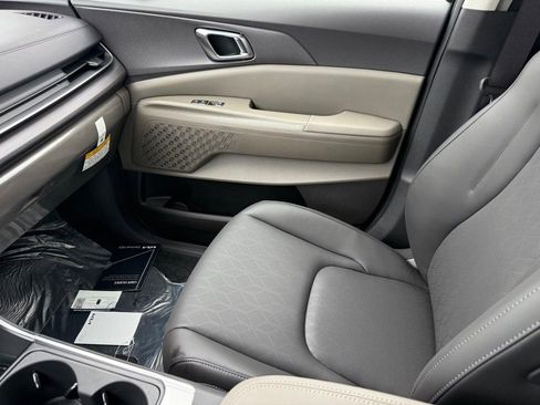 New 2026 Kia Carnival EX FWD image 19