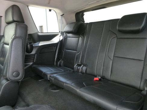 Used 2018 Chevrolet Tahoe LT w/ Luxury Package RWD image 34