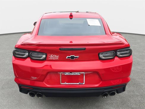Used 2021 Chevrolet Camaro LT w/ RS Package image 6