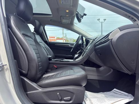 Used 2015 Ford Fusion SE w/ Equipment Group 202A AWD/4WD image 22