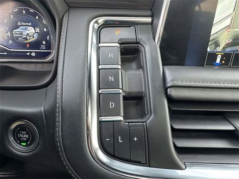 Used 2022 Chevrolet Tahoe LT w/ Luxury Package image 25