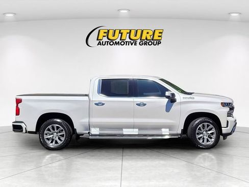 Used 2022 Chevrolet Silverado 1500 High Country w/ Safety Package II AWD/4WD image 9