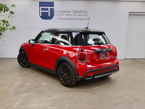 Used 2022 MINI Cooper 2-Door Hardtop w/ Premium Package image 26