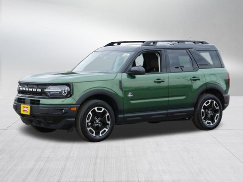 Used 2024 Ford Bronco Sport Outer Banks w/ Tech Package image 3