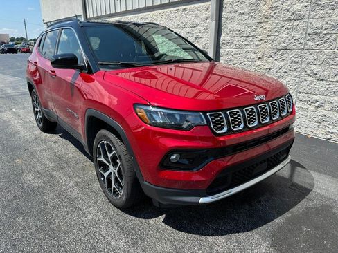 Used 2024 Jeep Compass Limited AWD/4WD image 2