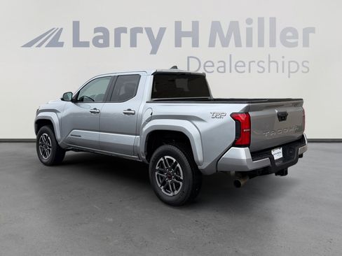 Used 2024 Toyota Tacoma TRD Sport RWD image 3