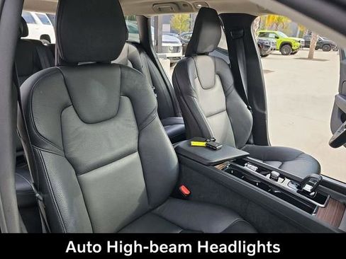 Used 2025 Volvo V60 B5 Cross Country Plus image 14