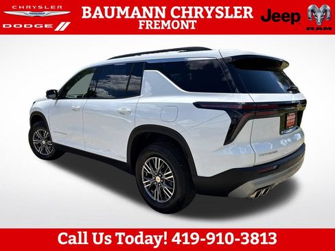 Used 2024 Chevrolet Traverse LT FWD image 4