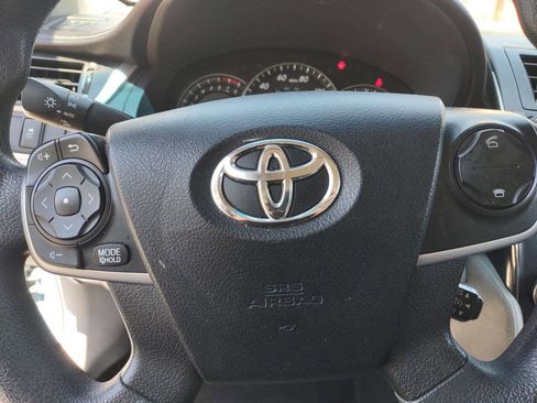 Used 2012 Toyota Camry LE FWD image 6