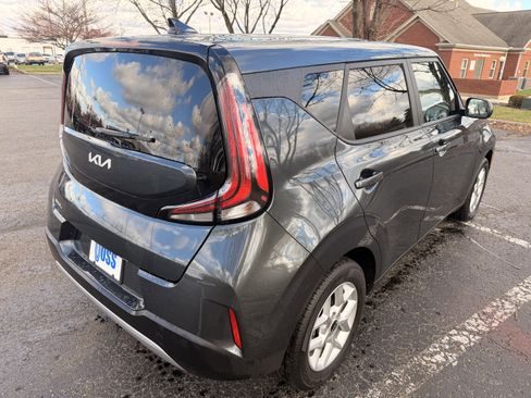 Used 2025 Kia Soul LX w/ LX Technology Package image 3