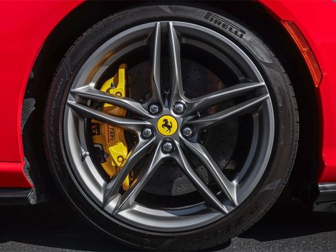 Used 2022 Ferrari 812 GTS image 14