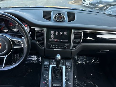Used 2017 Porsche Macan image 16